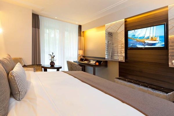 hotel-tv-8